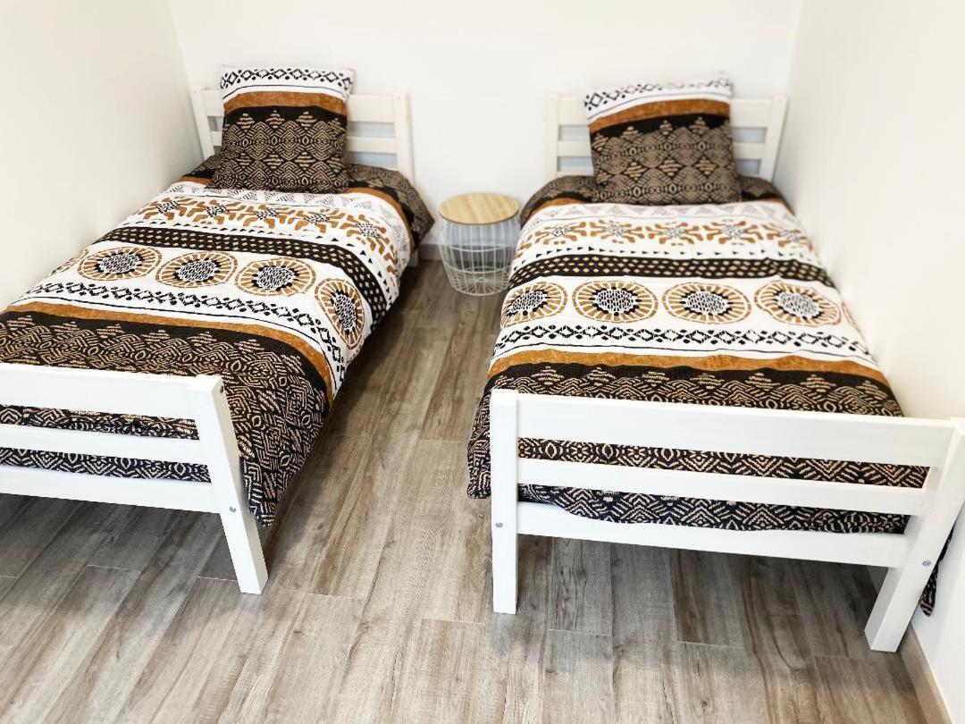 Appartement Chaleureux Wifi Et Parking Gratuit Givet Exterior foto